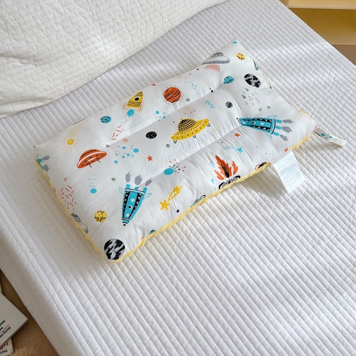 91家纺网 家纺一手货源 找家纺 星期八 2022新款全棉豆豆枕30*50cm 星球