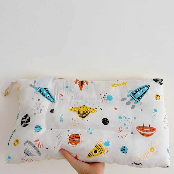 91家纺网 家纺一手货源 找家纺 星期八 2022新款全棉豆豆枕30*50cm 星球