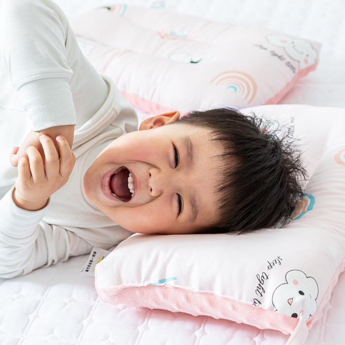 91家纺网 家纺一手货源 找家纺 多点家居 2022新款全棉儿童豆豆枕 甜蜜彩虹