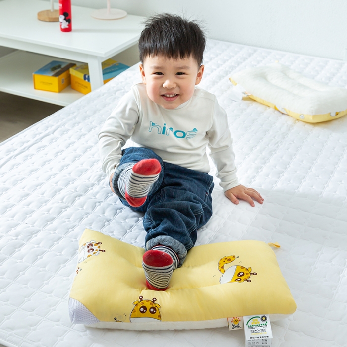 91家纺网 家纺一手货源 找家纺 多点家居 2022新款全棉儿童豆豆枕 鹿哟哟