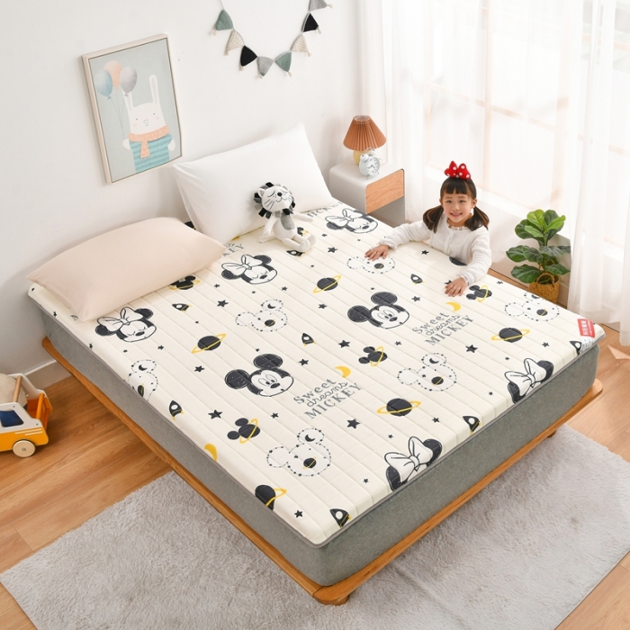 91家纺网 家纺一手货源 找家纺 鑫钰 2023新款迪士尼纯棉抗菌加厚床垫 米奇-黑