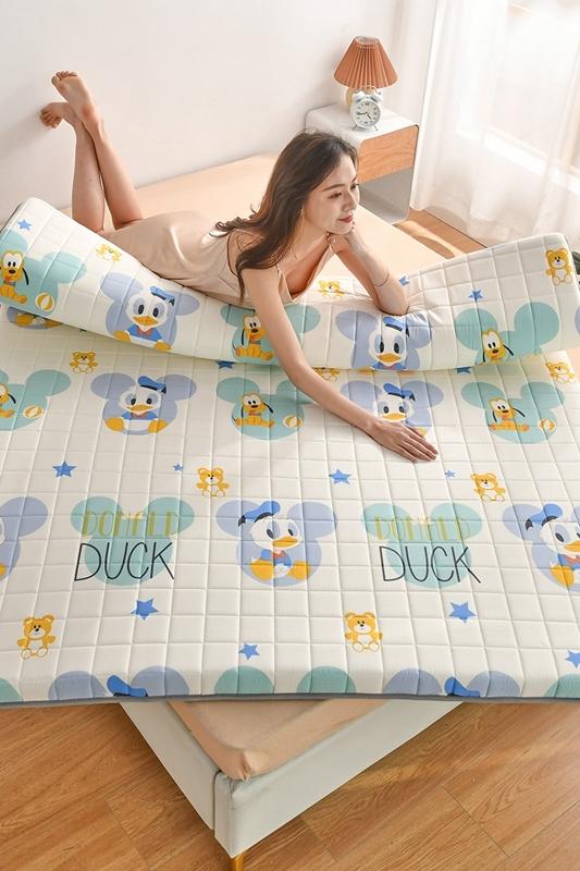 91家纺网 家纺一手货源 找家纺 鑫钰 2023新款迪士尼纯棉抗菌加厚床垫 纳德宝宝