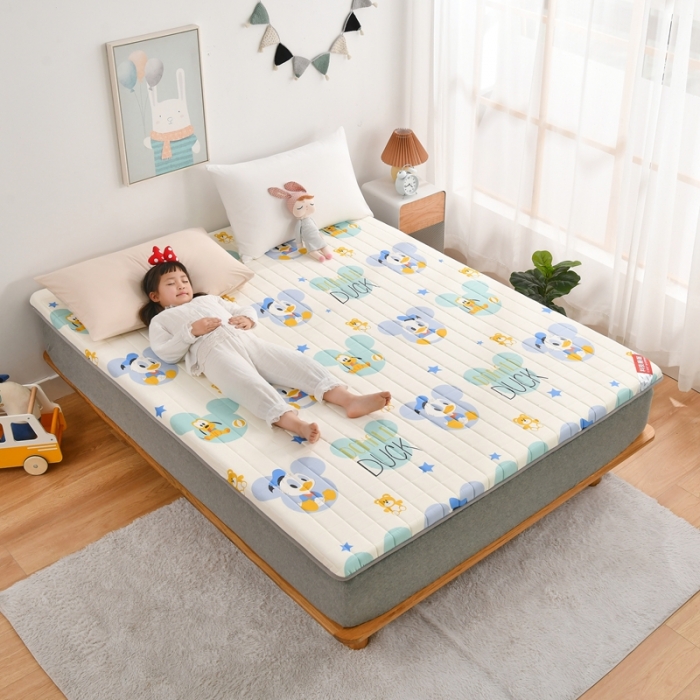 91家纺网 家纺一手货源 找家纺 鑫钰 2023新款迪士尼纯棉抗菌加厚床垫 纳德宝宝