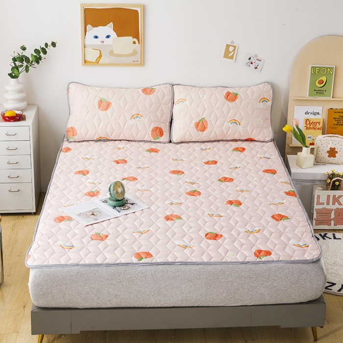 91家纺网 家纺一手货源 找家纺 纽缦家纺 2022新款卡通菱形格床单床裙系列 彩虹桃