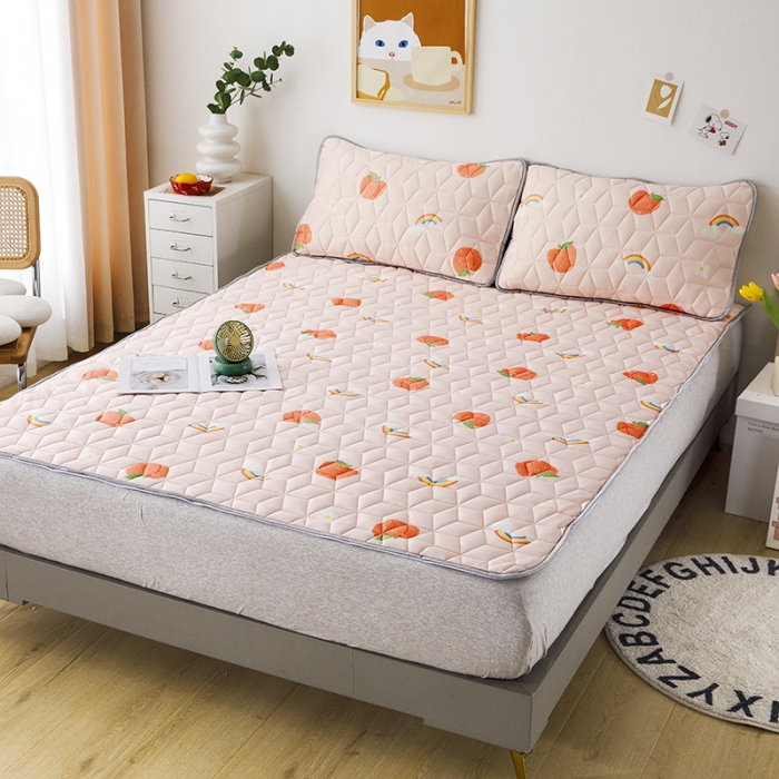 91家纺网 家纺一手货源 找家纺 纽缦家纺 2022新款卡通菱形格床单床裙系列 彩虹桃