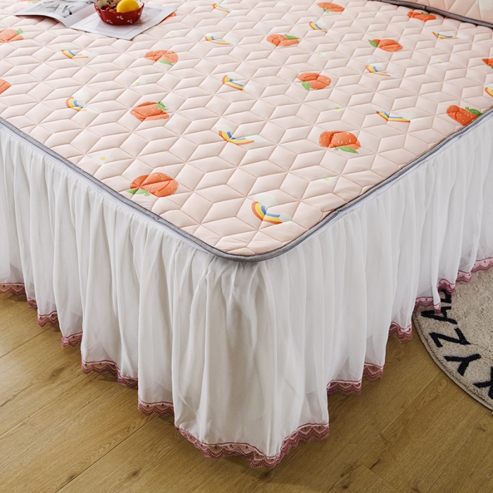 91家纺网 家纺一手货源 找家纺 纽缦家纺 2022新款卡通菱形格床单床裙系列 彩虹桃