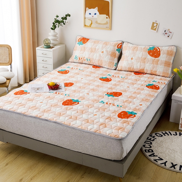 91家纺网 家纺一手货源 找家纺 纽缦家纺 2022新款卡通菱形格床单床裙系列 大草莓