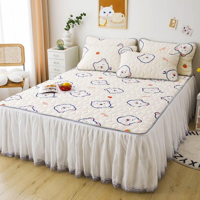 91家纺网 家纺一手货源 找家纺 纽缦家纺 2022新款卡通菱形格床单床裙系列 快乐小熊