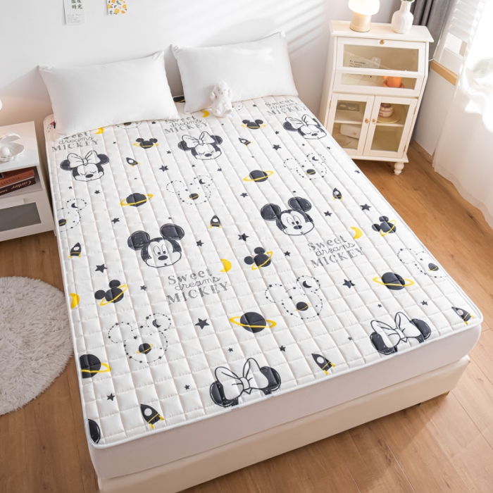91家纺网 家纺一手货源 找家纺 鑫钰 2023新款迪士尼全棉床护垫榻榻米软垫 米奇-黑
