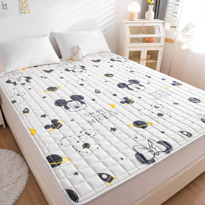 91家纺网 家纺一手货源 找家纺 鑫钰 2023新款迪士尼全棉床护垫榻榻米软垫 米奇-黑