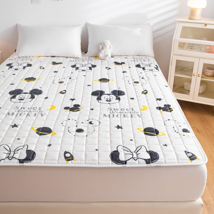 91家纺网 家纺一手货源 找家纺 鑫钰 2023新款迪士尼全棉床护垫榻榻米软垫 米奇-黑