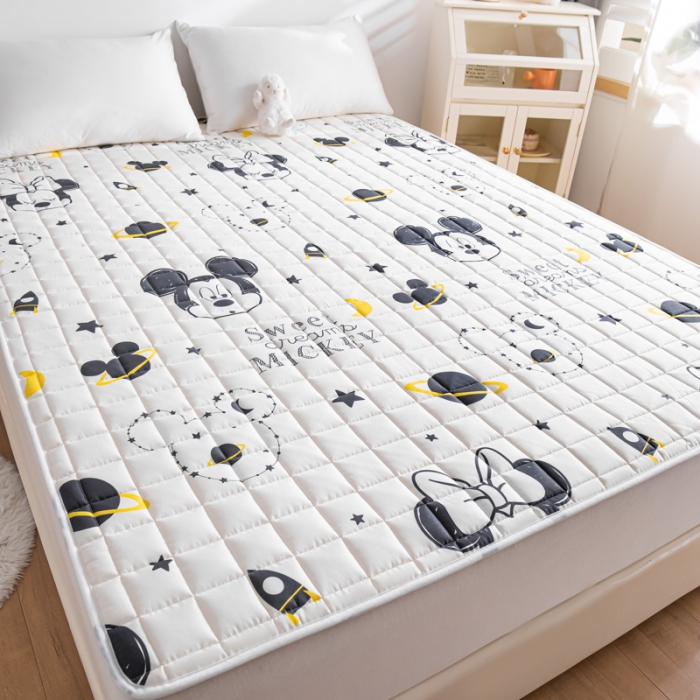 91家纺网 家纺一手货源 找家纺 鑫钰 2023新款迪士尼全棉床护垫榻榻米软垫 米奇-黑