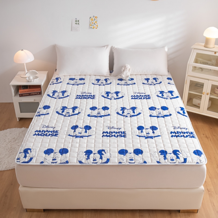 91家纺网 家纺一手货源 找家纺 鑫钰 2023新款迪士尼全棉床护垫榻榻米软垫 米奇-兰