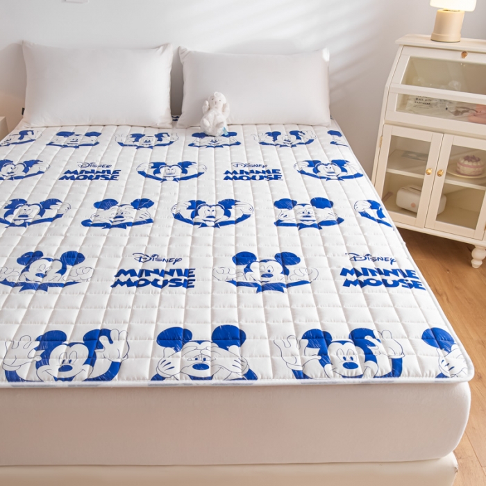 91家纺网 家纺一手货源 找家纺 鑫钰 2023新款迪士尼全棉床护垫榻榻米软垫 米奇-兰