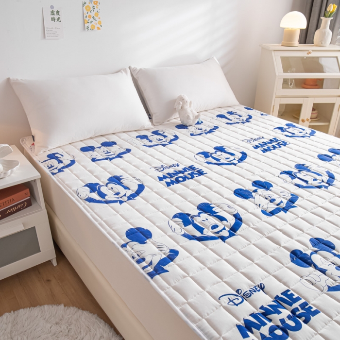 91家纺网 家纺一手货源 找家纺 鑫钰 2023新款迪士尼全棉床护垫榻榻米软垫 米奇-兰