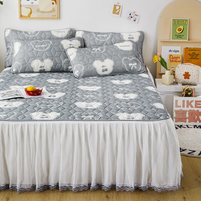 91家纺网 家纺一手货源 找家纺 纽缦家纺 2022新款卡通菱形格床单床裙系列 甜蜜米奇