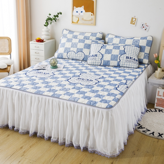 91家纺网 家纺一手货源 找家纺 纽缦家纺 2022新款卡通菱形格床单床裙系列 熊格斯