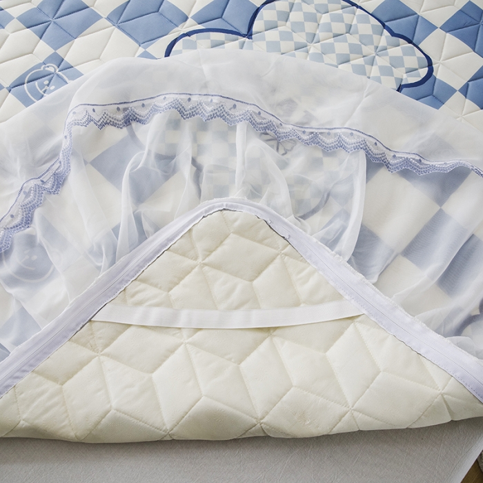 91家纺网 家纺一手货源 找家纺 纽缦家纺 2022新款卡通菱形格床单床裙系列 熊格斯