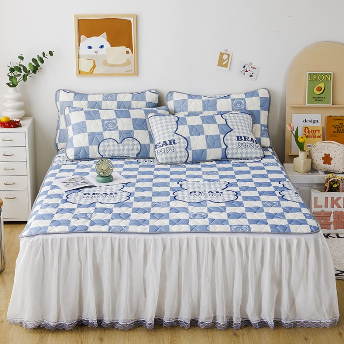 91家纺网 家纺一手货源 找家纺 纽缦家纺 2022新款卡通菱形格床单床裙系列 熊格斯