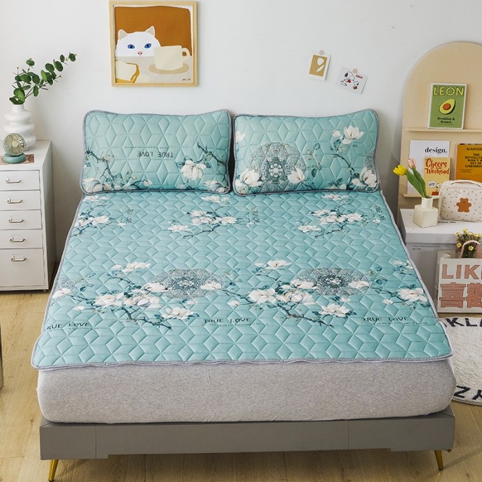 91家纺网 家纺一手货源 找家纺 纽缦家纺 2022新款卡通菱形格床单床裙系列 幽梦