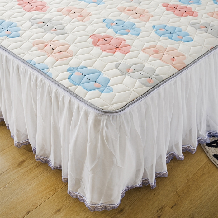 91家纺网 家纺一手货源 找家纺 纽缦家纺 2022新款卡通菱形格床单床裙系列 云朵朵