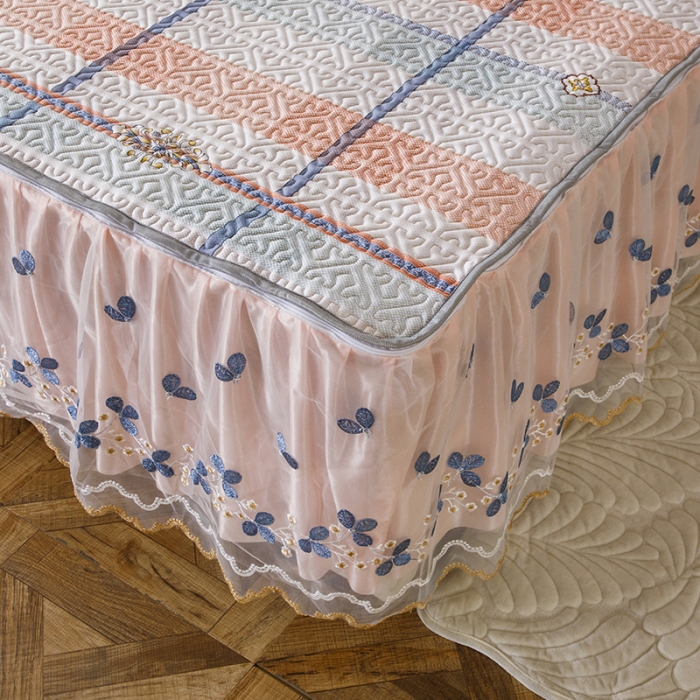 91家纺网 家纺一手货源 找家纺 纽缦家纺 2022新款花卉床裙三件套 大方格