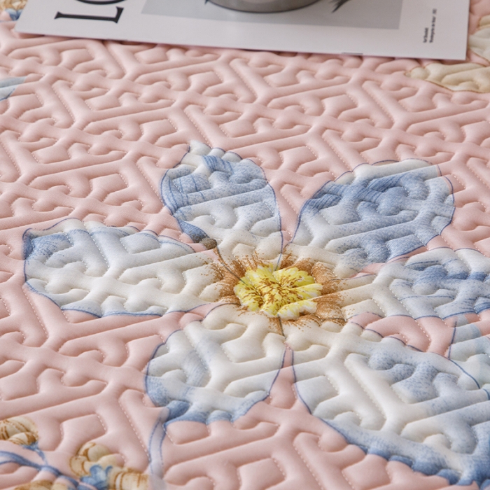 91家纺网 家纺一手货源 找家纺 纽缦家纺 2022新款花卉床裙三件套 花间粉