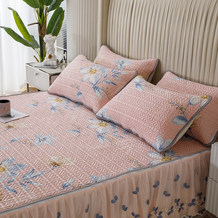 91家纺网 家纺一手货源 找家纺 纽缦家纺 2022新款花卉床裙三件套 花间粉