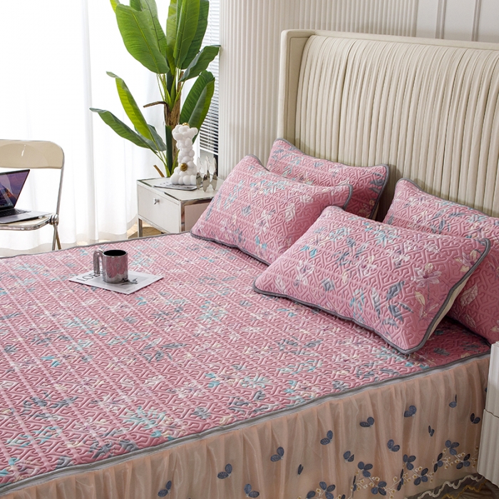 91家纺网 家纺一手货源 找家纺 纽缦家纺 2022新款花卉床裙三件套 花间柔梦-粉