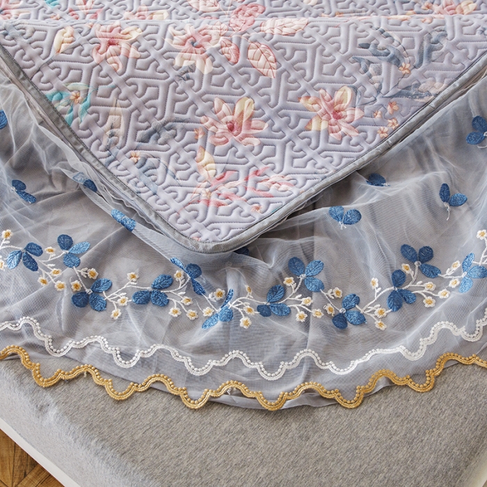 91家纺网 家纺一手货源 找家纺 纽缦家纺 2022新款花卉床裙三件套 花间柔梦-兰