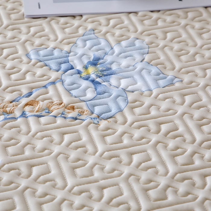 91家纺网 家纺一手货源 找家纺 纽缦家纺 2022新款花卉床裙三件套 花间驼