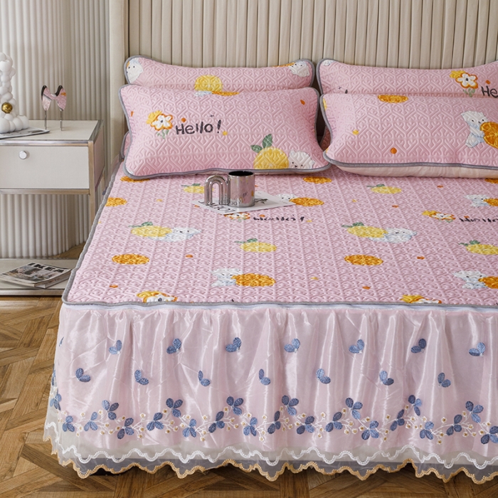 91家纺网 家纺一手货源 找家纺 纽缦家纺 2022新款花卉床裙三件套 柠檬熊粉