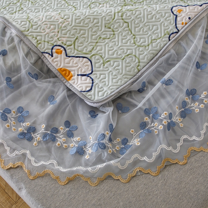 91家纺网 家纺一手货源 找家纺 纽缦家纺 2022新款花卉床裙三件套 心情熊