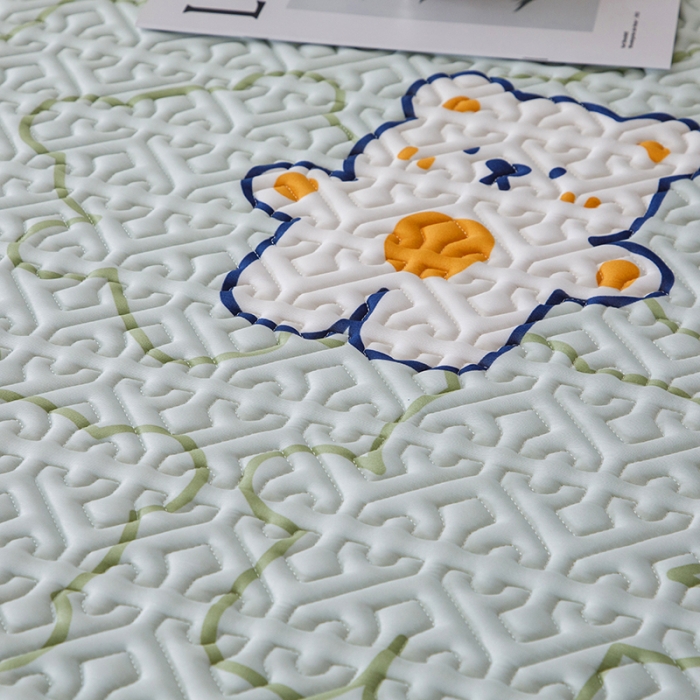 91家纺网 家纺一手货源 找家纺 纽缦家纺 2022新款花卉床裙三件套 心情熊