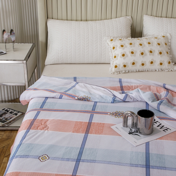 91家纺网 家纺一手货源 找家纺 纽缦家纺 2022新款花卉夏被 大方格