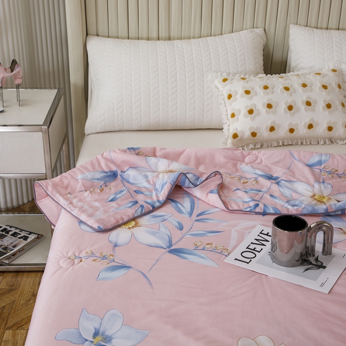 91家纺网 家纺一手货源 找家纺 纽缦家纺 2022新款花卉夏被 花间粉