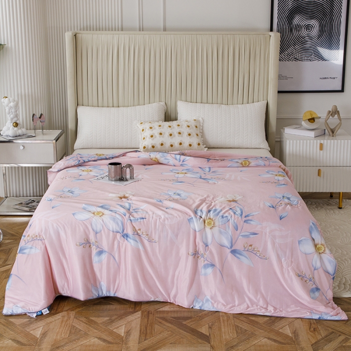 91家纺网 家纺一手货源 找家纺 纽缦家纺 2022新款花卉夏被 花间粉