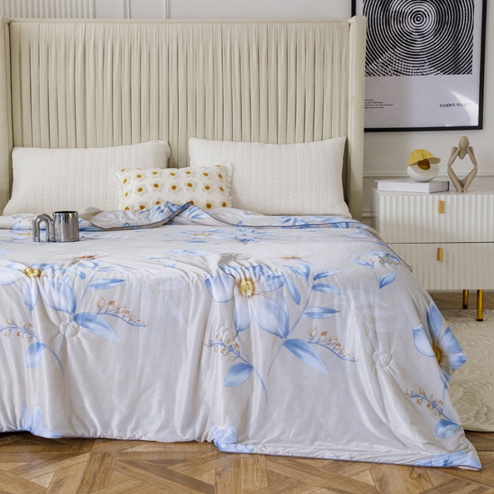 91家纺网 家纺一手货源 找家纺 纽缦家纺 2022新款花卉夏被 花间驼