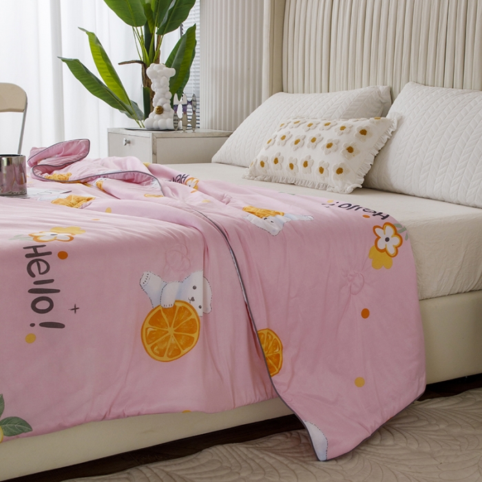 91家纺网 家纺一手货源 找家纺 纽缦家纺 2022新款花卉夏被 柠檬熊粉