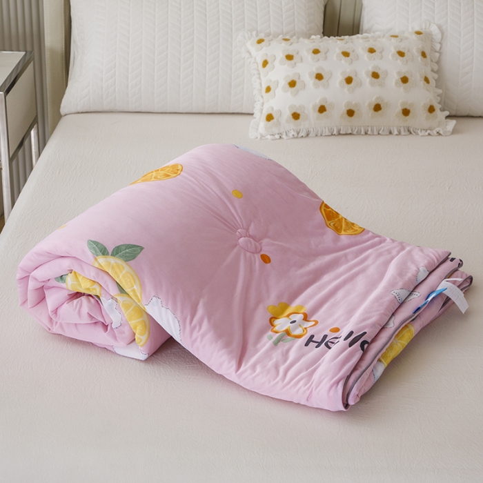 91家纺网 家纺一手货源 找家纺 纽缦家纺 2022新款花卉夏被 柠檬熊粉