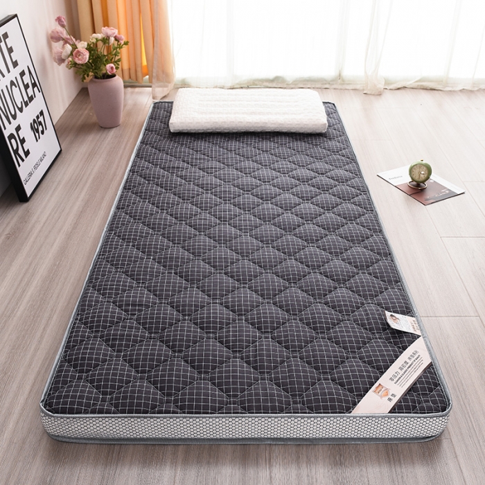 91家纺网 家纺一手货源 找家纺 亿丁点 2023新款磨毛床垫直播印花学生立体款 磨毛立体小黑格