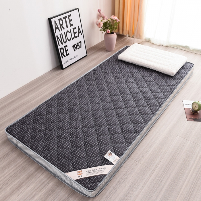 91家纺网 家纺一手货源 找家纺 亿丁点 2023新款磨毛床垫直播印花学生立体款 磨毛立体小黑格