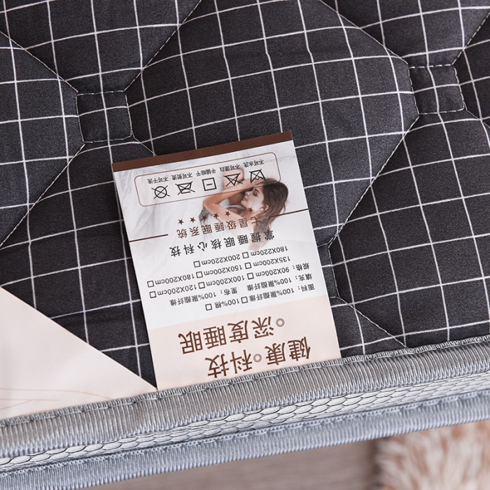 91家纺网 家纺一手货源 找家纺 亿丁点 2023新款磨毛床垫直播印花学生立体款 磨毛立体小黑格