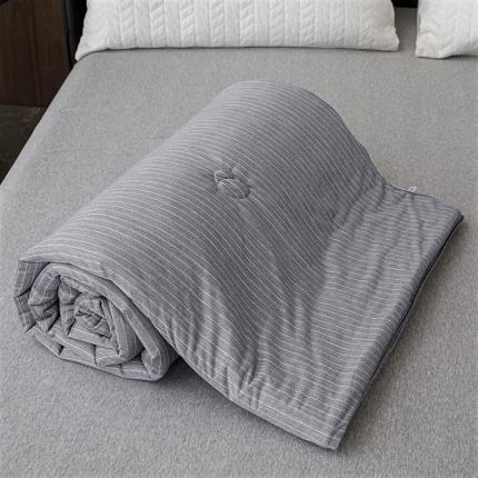 91家纺网 家纺一手货源 找家纺 纽缦家纺 2022新款纯色肌理纹夏被 肌理纹深灰