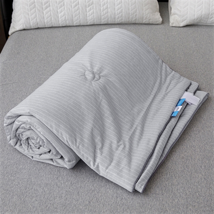 91家纺网 家纺一手货源 找家纺 纽缦家纺 2022新款纯色肌理纹夏被 肌理纹灰色