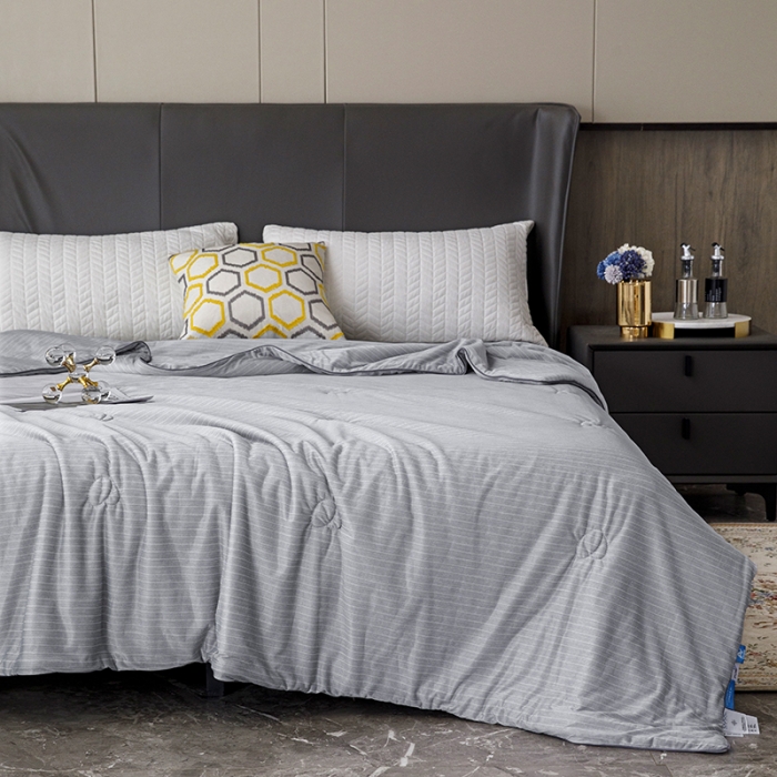 91家纺网 家纺一手货源 找家纺 纽缦家纺 2022新款纯色肌理纹夏被 肌理纹灰色