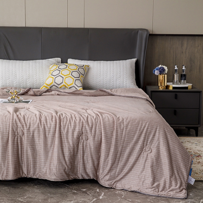 91家纺网 家纺一手货源 找家纺 纽缦家纺 2022新款纯色肌理纹夏被 肌理纹豆沙