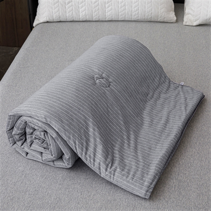 91家纺网 家纺一手货源 找家纺 纽缦家纺 2022新款纯色肌理纹夏被 肌理纹深灰