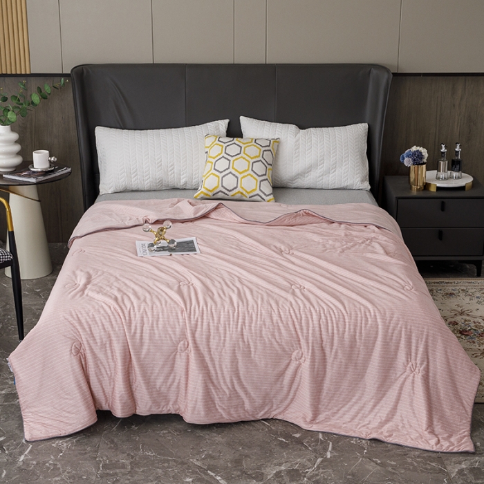 91家纺网 家纺一手货源 找家纺 纽缦家纺 2022新款纯色肌理纹夏被 肌理纹玉色