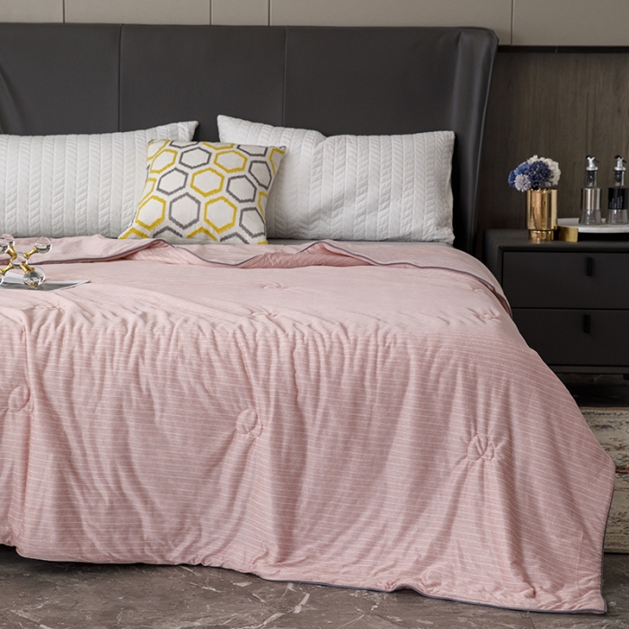 91家纺网 家纺一手货源 找家纺 纽缦家纺 2022新款纯色肌理纹夏被 肌理纹玉色